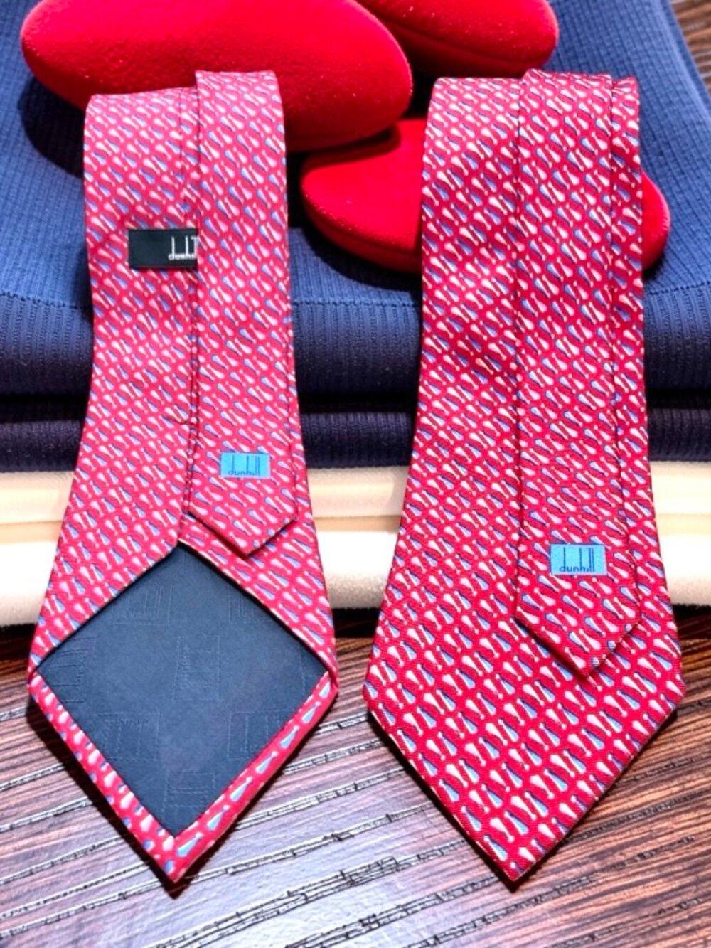 New Never Worn -dunhill Men's Neck 100% silk Tie in Red & Blue Geometric(3